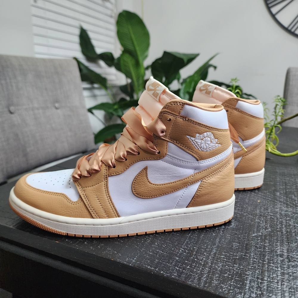Womens Nike Air Jordans Retro 1 Hi OG